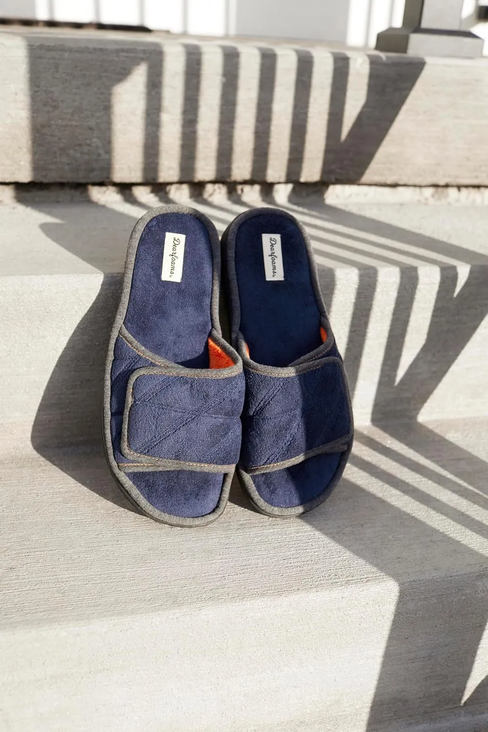 Dearfoams Men's Adjustable Indoor/Outdoor Memory Foam Machine Washable Summer Slide Slipper